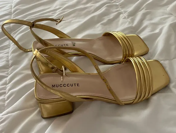 gold shoes Size 9 - Image 8