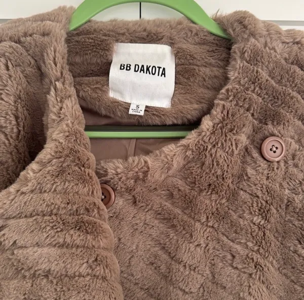 BB Dakota Tan Faux Fur Coat - Image 4