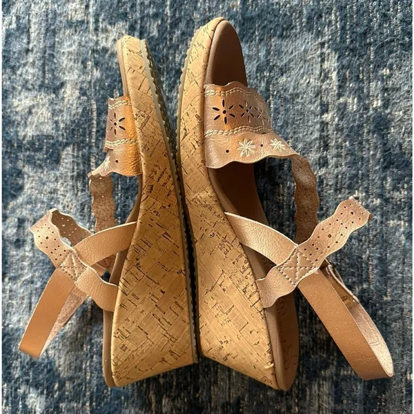 Skechers Cali Luxe Foam Sandals Women’s Size 9 Wedge Rose Gold Resort Pool NEW - Image 5