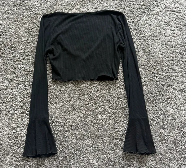 Free People Black Ribbed Cropped Button-Up Cardigan - Image 2