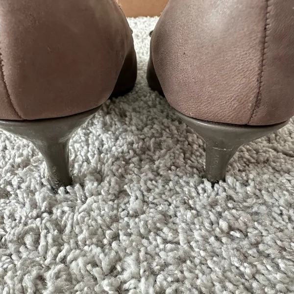 Enzo Angiolini Cute brown kitten heels with bow detail - Image 5