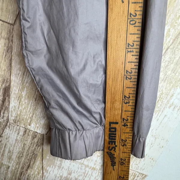 Under Armour Size M 1/4 Zip Hooded Windbreaker Jacket Purple Loose Fit - Image 9