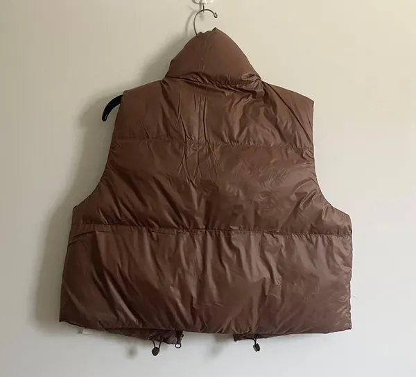 Soft lightweight brown puffy puffer vest jacket - Image 2