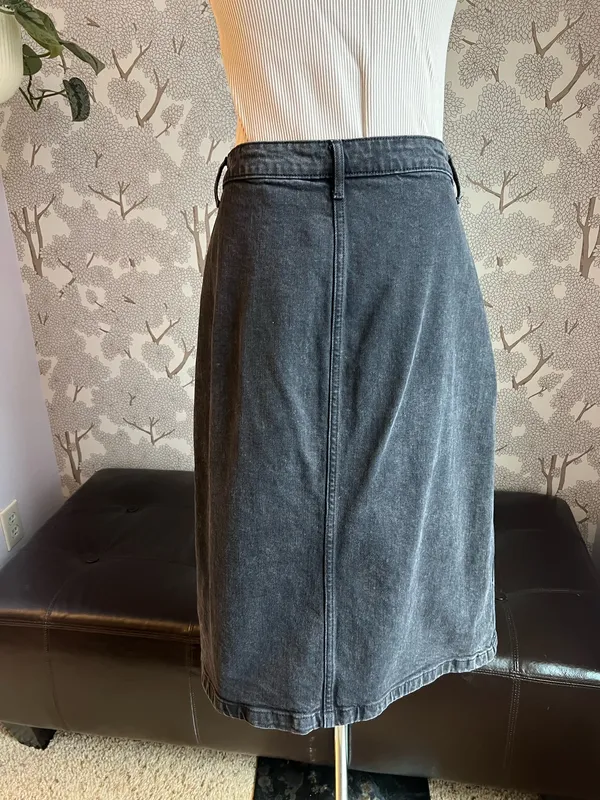 Black Denim Skirt Old Navy - Image 2