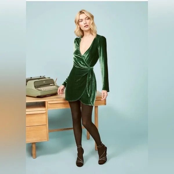 Reformation Bordeau Velvet Dress Emerald size med - Image 2