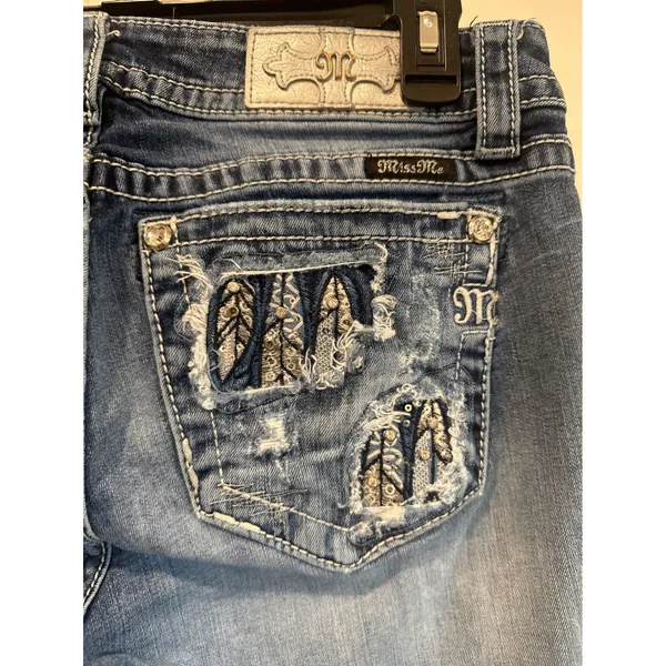 Miss Me Signature Bootcut Jeans Medium Wash Embroidered Feather Size 30 flaw - Image 7