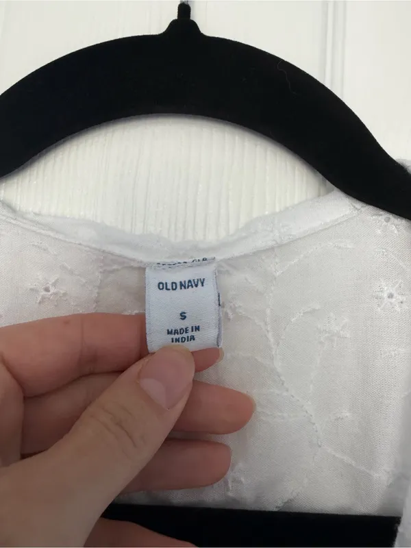 Old Navy White Eyelet Wrap Top Size Small - Image 3