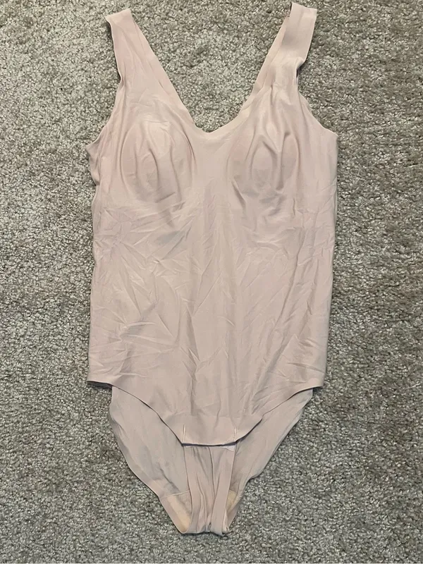 Chantelle smooth touch‎ nude bodysuit XS/S padded with snap closure - Image 2