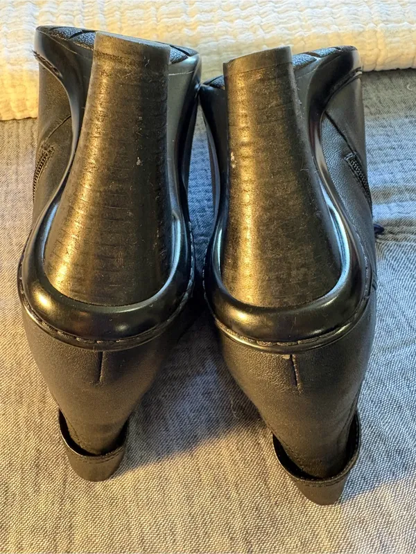 Sofft Rochelle Black Leather Ankle Booties size 8M - Image 8