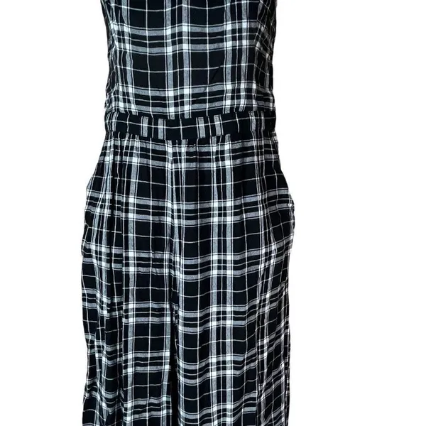 Hollister Black and White Plaid Jumpsuit Size Medium‎ - Image 3