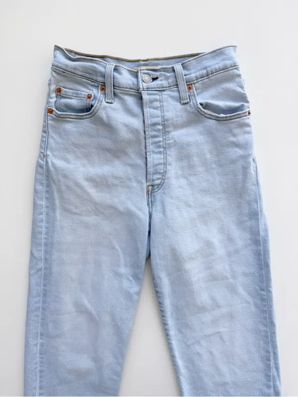 Levi’s Ribcage Straight Ankle Jeans Size 26 - Image 4