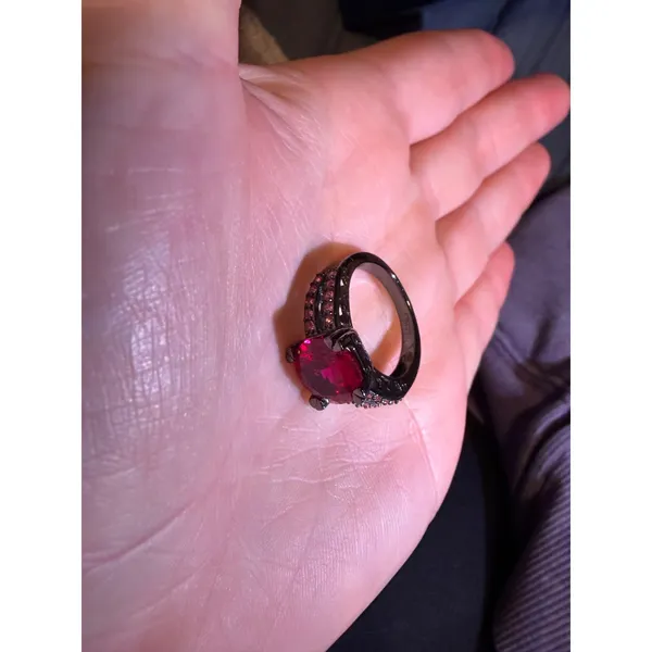 Red Round Stone Black Metal Fashion Ring Pink Accent Stones Gothic Style - Image 4