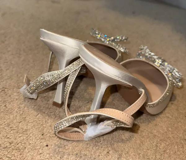 Sparkly White Heels Size 8 - Image 5