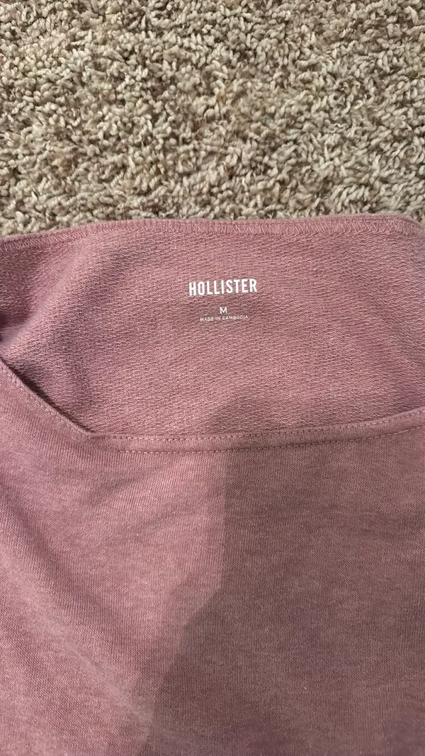 Hollister off the shoulder long sleeve sweatshirt - Image 5