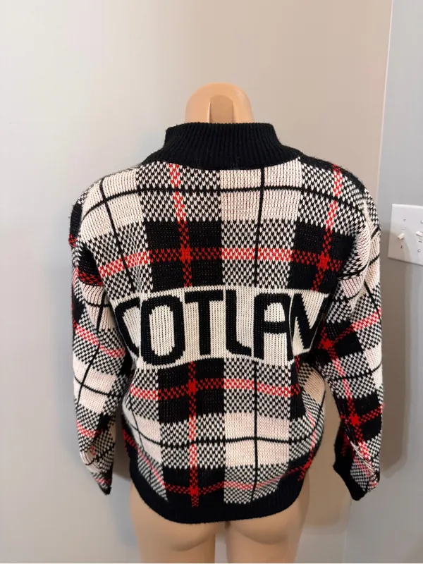 Nuggets Vintage Scotland Red Black Plaid Sweater Medium - Image 4