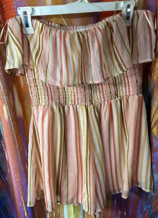 Sadie and Sage Pink & Gold Shimmery Romper ✨ - Image 5