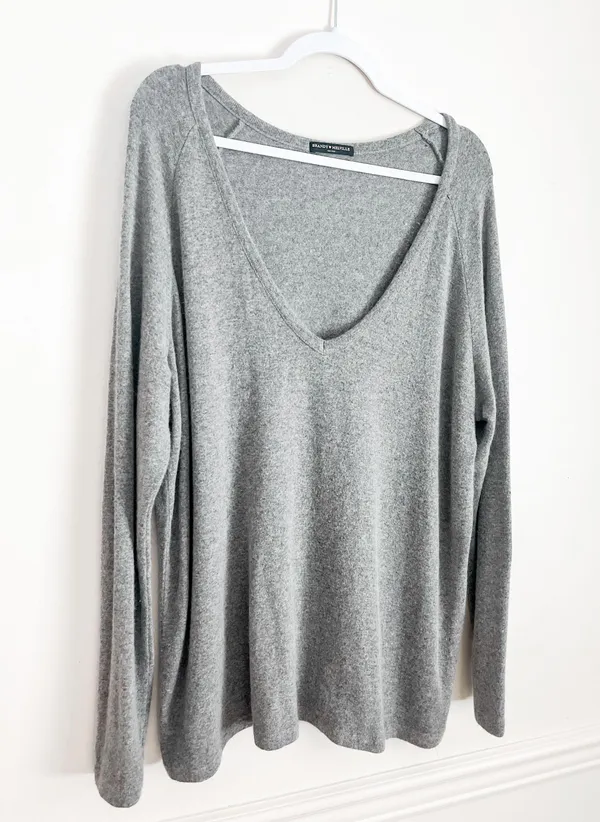 Brandy Melville Long Sleeve Top - Image 2
