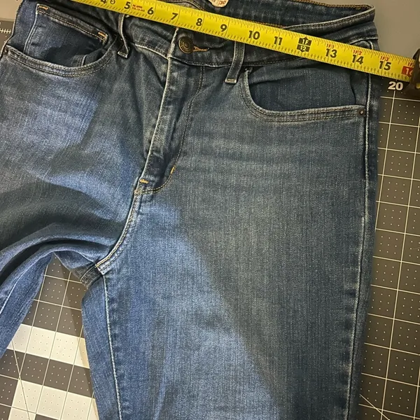 Levis Blue Skinny Jeans with Distressed Details - Image 10