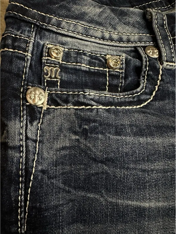 Miss Me Jeans Mid-Rise Cropped Wings Embellished Rhinestones Blue Size 27 - Image 9