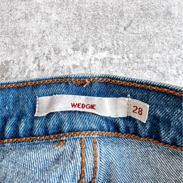 Levis Wedgie High Rise Button Fly Ripped Knees Medium Wash Size 28 - Image 6