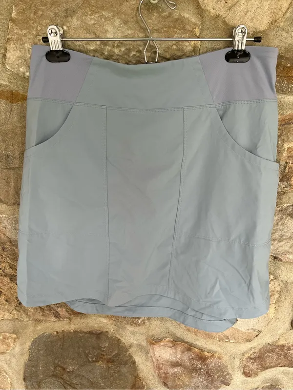 Patagonia Women’s Tech Skirt light blue Hiking Outdoor Trail Travel Gorpcore M - Image 2