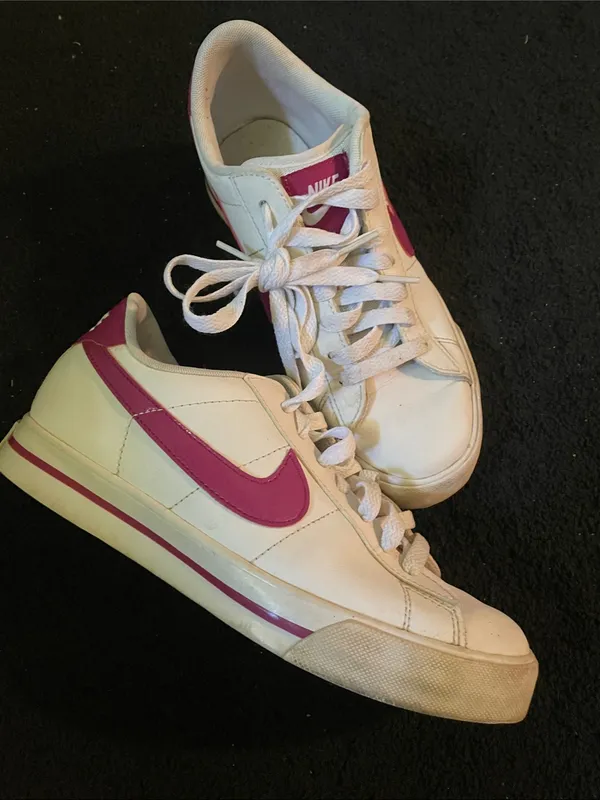 Nike Women's White Sneakers with Pink Swoosh - Image 8