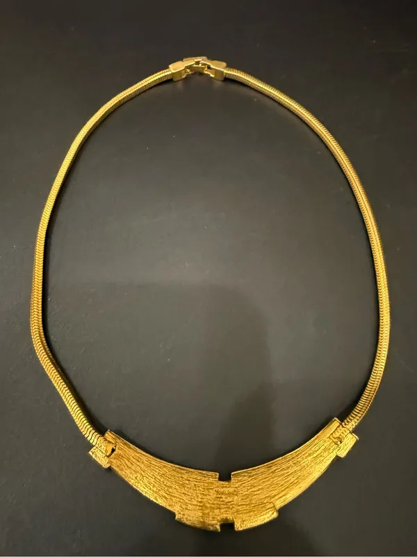 Vintage Signed TRIFARI Gold-tone Off White Enameled Greek Key Style Necklace - Image 4