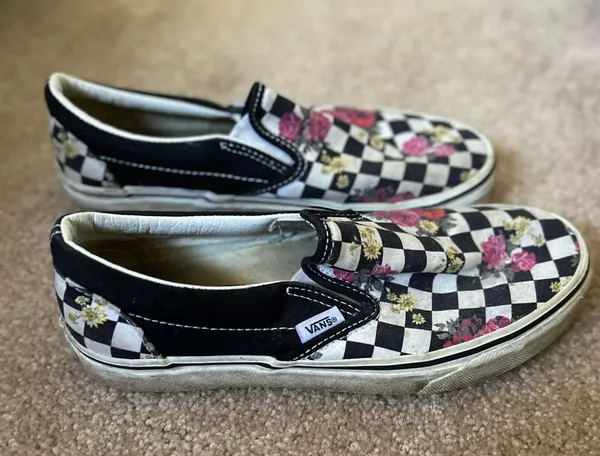 Vans Women’s Size 7 Black and White Checkered Floral Slip On - Image 5
