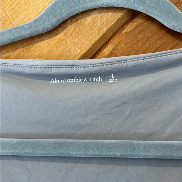Abercrombie & Fitch seamless square neck gray bodysuit - Image 4