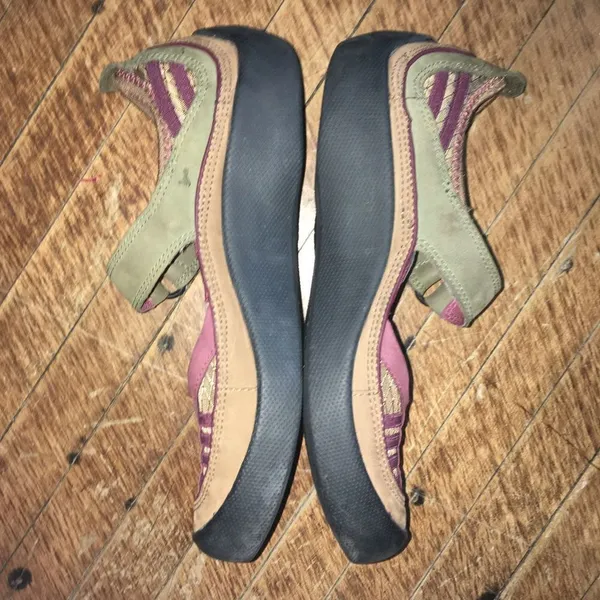 Privo leather purple and tan 5.5 Mary Jane comfortable shoes - Image 3