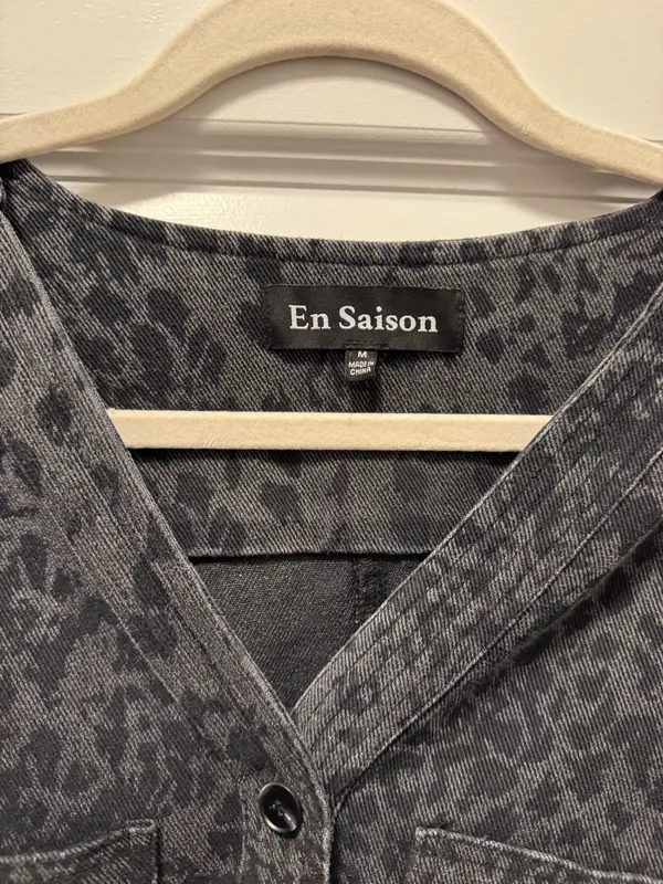 En Saison Anthropologie Leopard Denim Romper - Image 4