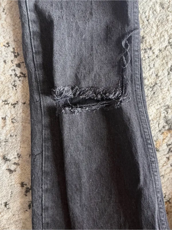 Abercrombie & Fitch Black High-Rise Distressed Straight Jeans - Image 6