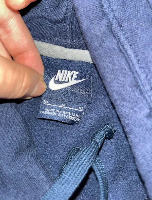 Nike Hoodie Size Medium - Image 3