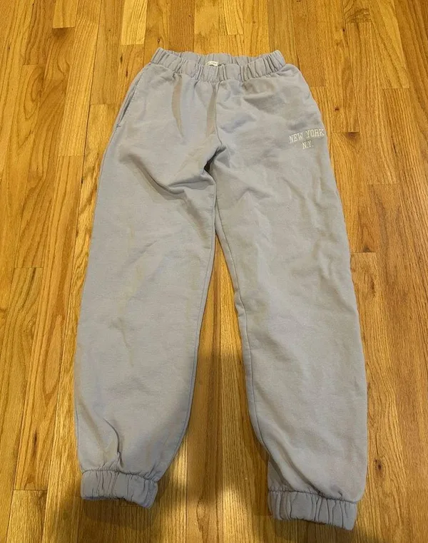 Brandy Melville John Galt Light Blue New York Rosa Sweatpants - Image 2