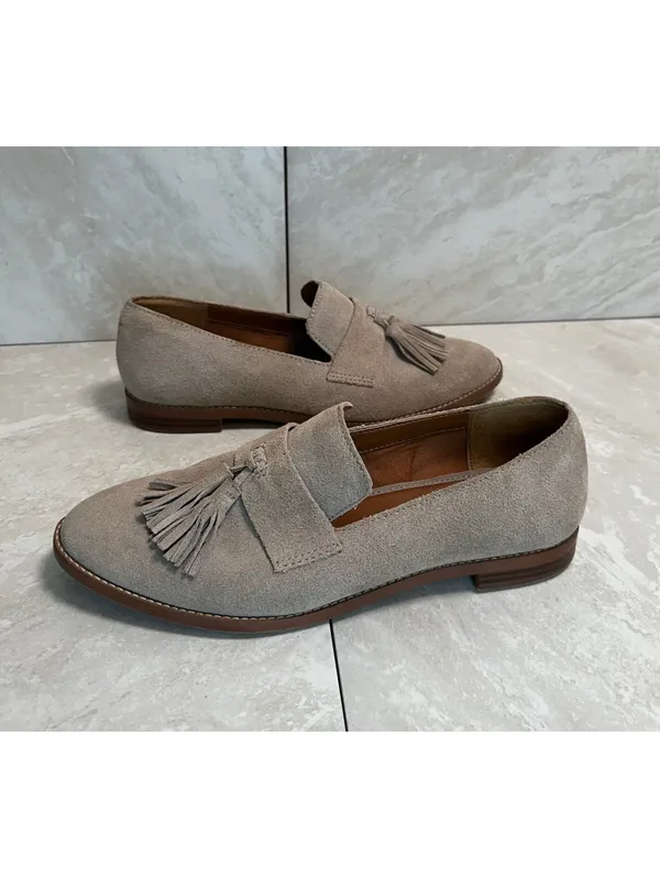 Franco Sarto taupe tasseled kiltie fringe suede loafers 8.5 preppy old money - Image 5
