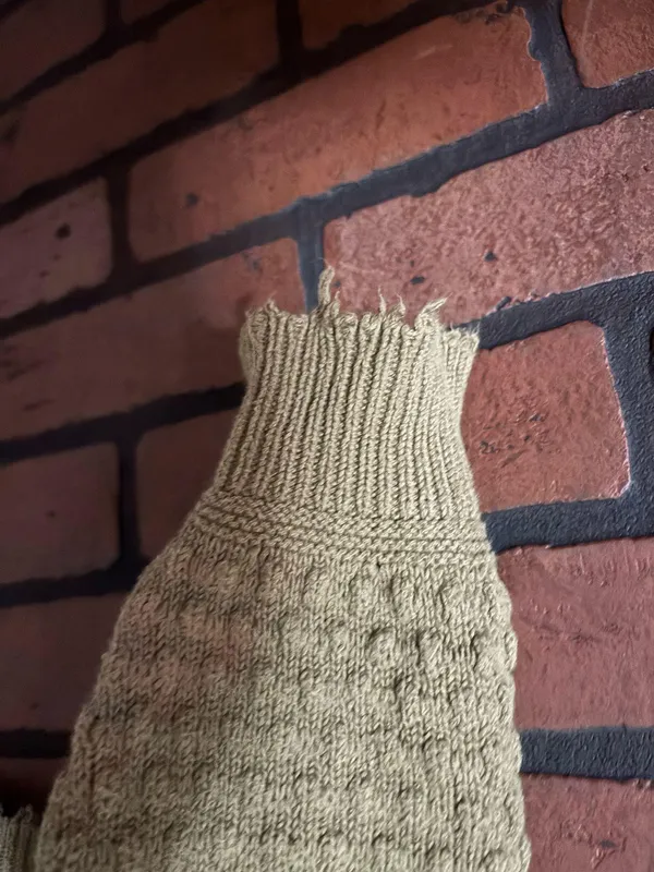 Altar'd State Sweater Knit Cropped olive green - Image 4