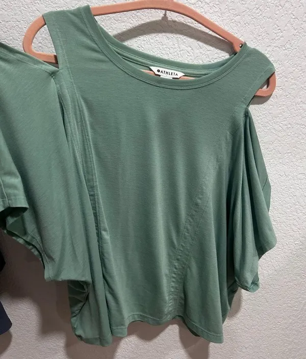 Athleta mint Green Short Sleeve Top - Image 2