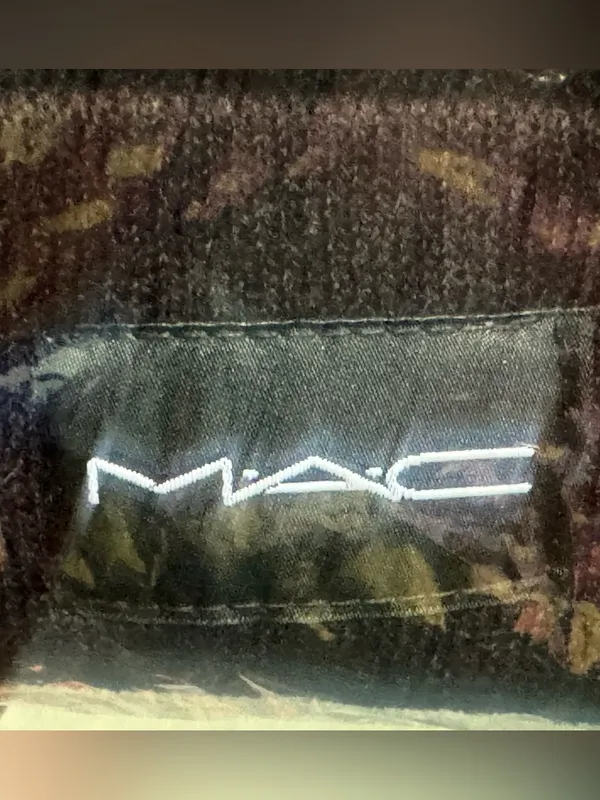 M·A·C Cosmetics Black Logo Knit Beanie Hat New OS - Image 3
