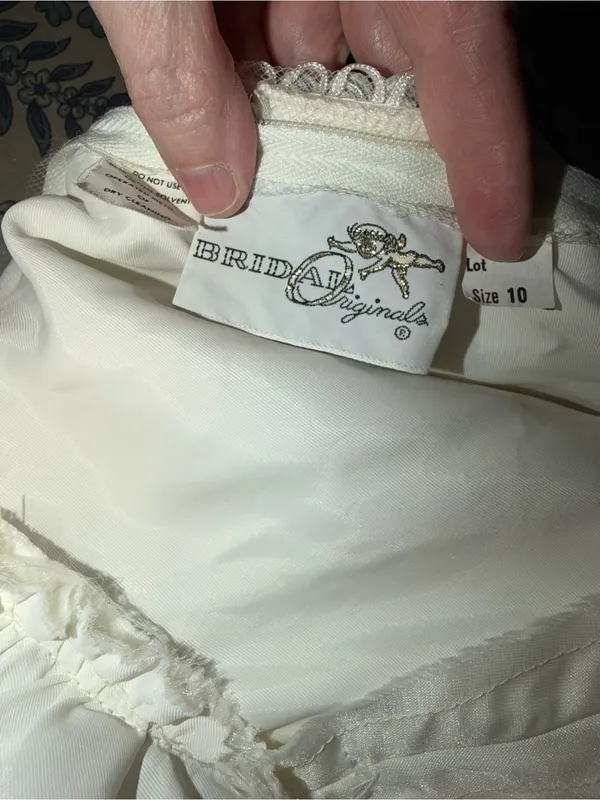 Stunning Vintage 1970s Bridal Originals Victorian High Neck Wedding Gown - Image 8