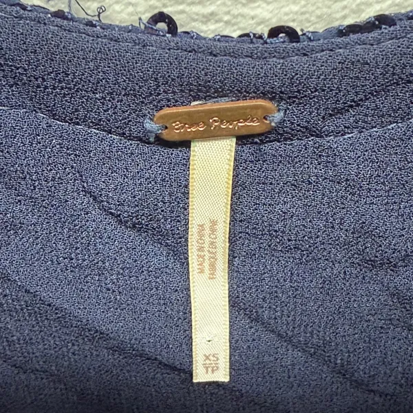 Free People Sequin Top‎ Party Blouse Sparkly Navy Blue Short Sleeve XS READ - Image 7