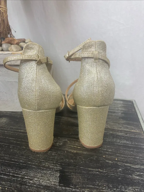 Badgley Mischka Studio Silver Sequin Strappy Heel Shoes 8.5 - Image 3