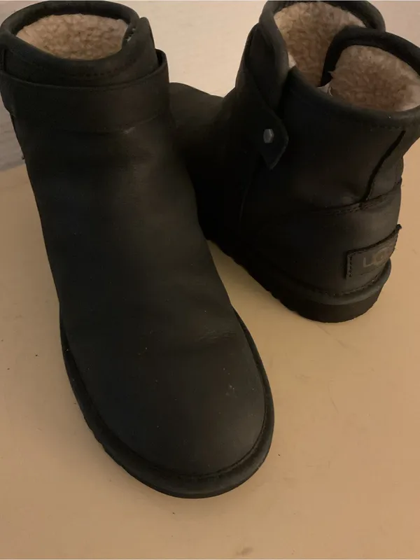 UGG women black leather Chelsea short Ankle Boots US 8 - Image 6