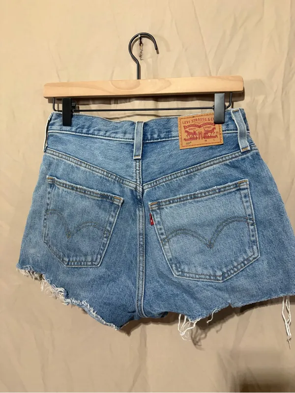 Levi’s shorts - Image 2