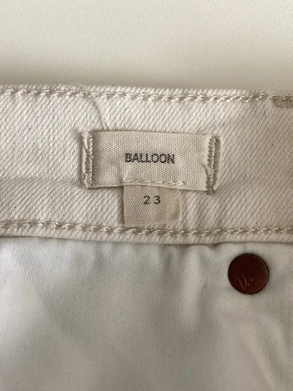 Madewell Balloon Jean in Vintage Canvas - Ecru Tile White - Size 23 - Image 10