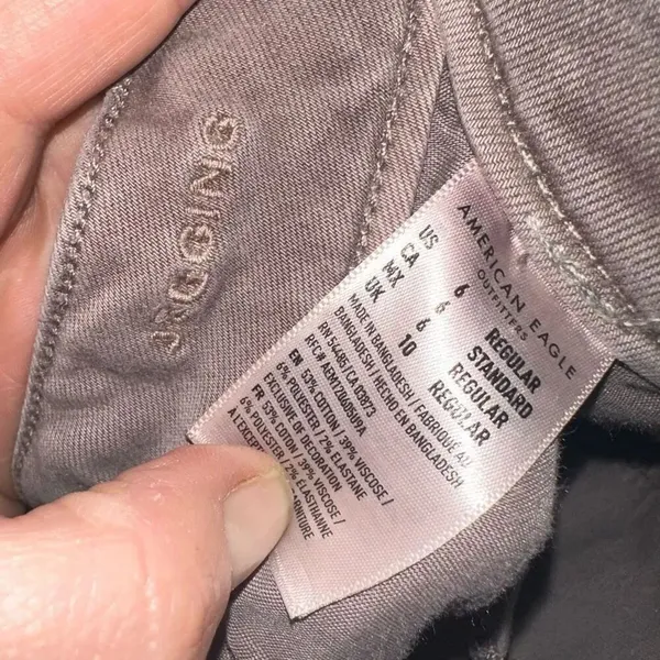 American Eagle distressed stretchy tan size 6 normcore jeggings - Image 2