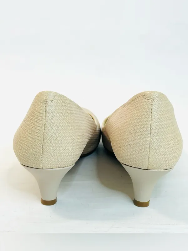 Easy Spirit Cream Woven Leather Kitten Heel Pumps size 9 - Image 7