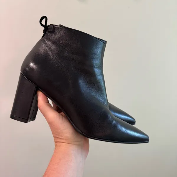 Stuart Weitzman Gardiner Black Lambskin Leather Tie Back Block Heel‎ Booties 7B - Image 4