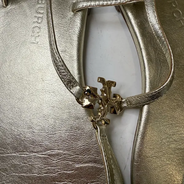 TORY BURCH Capri Strap Sandal Spark Gold Size 8 T-Strap Thong Metallic Logo - Image 12