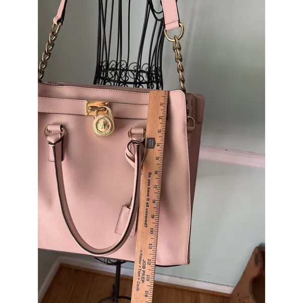 Michael Kors Handbag Light Blush PInk with Gold Accents Lock‎ And Key Large - Image 9