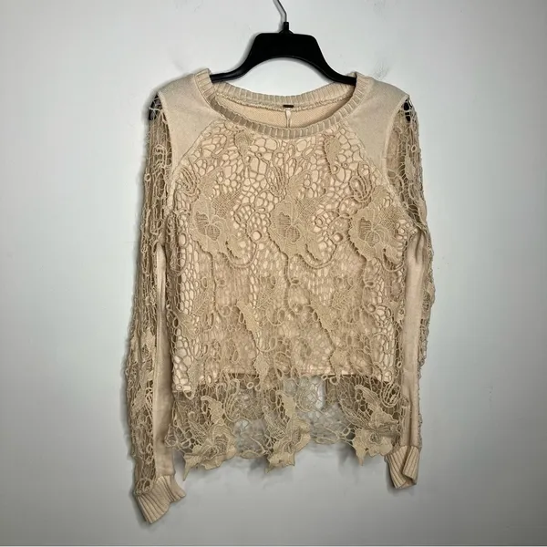 Free‎ People tan crocheted lace overlay top open back women’s size small trendy - Image 3